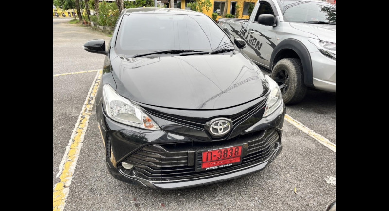 Man arrested for fake ‘red licence plates’