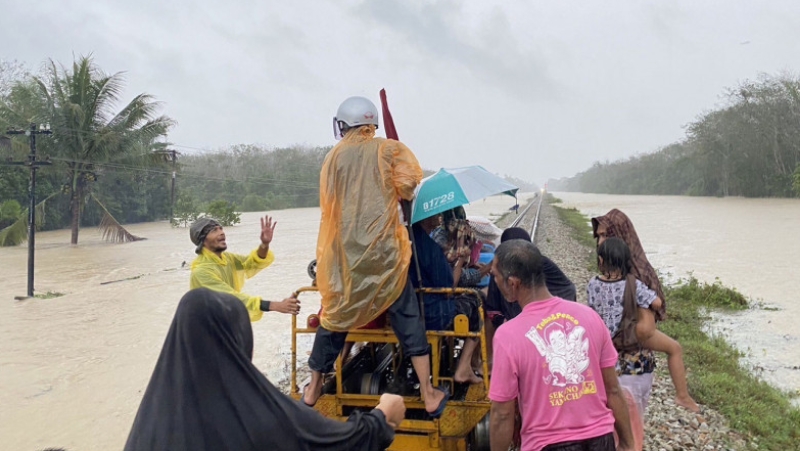 Southern floods death toll rises to 12