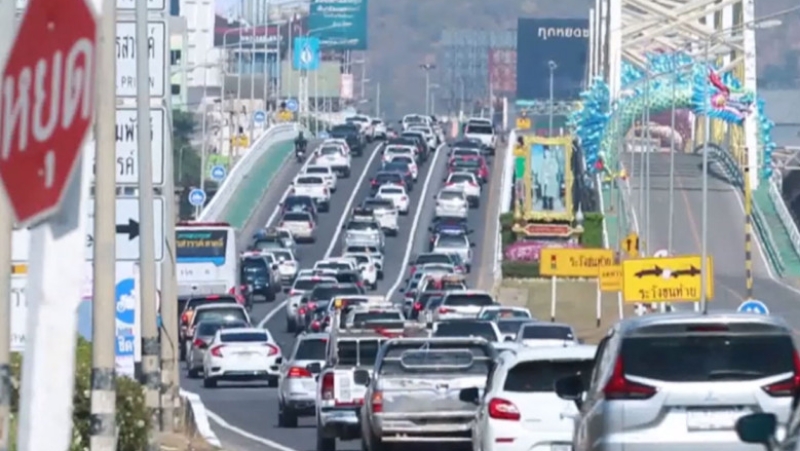 Holiday traffic crawling out of capital