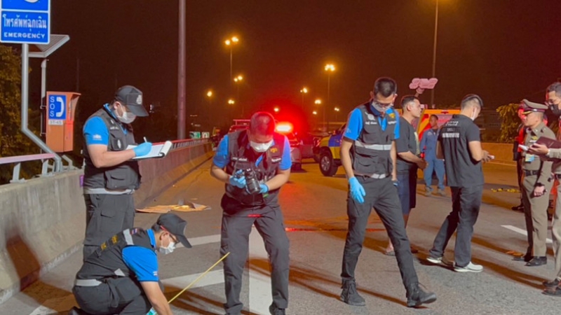 Police officer held in expressway slaying