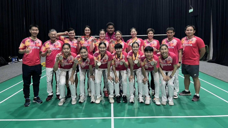 Thai women win silver at continental badminton championships