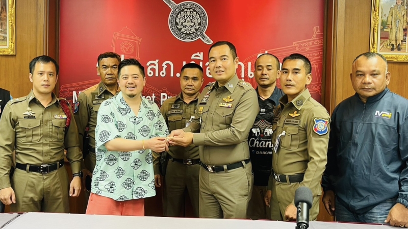 Lost B750k Cartier gold bracelet returned to Chinese man
