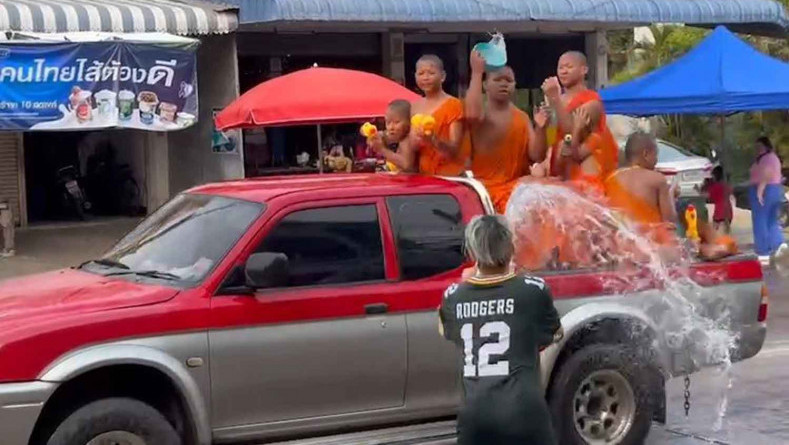 Thai New Year road accidents claim 162 lives