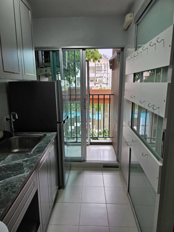 1 BEDROOM CONDO