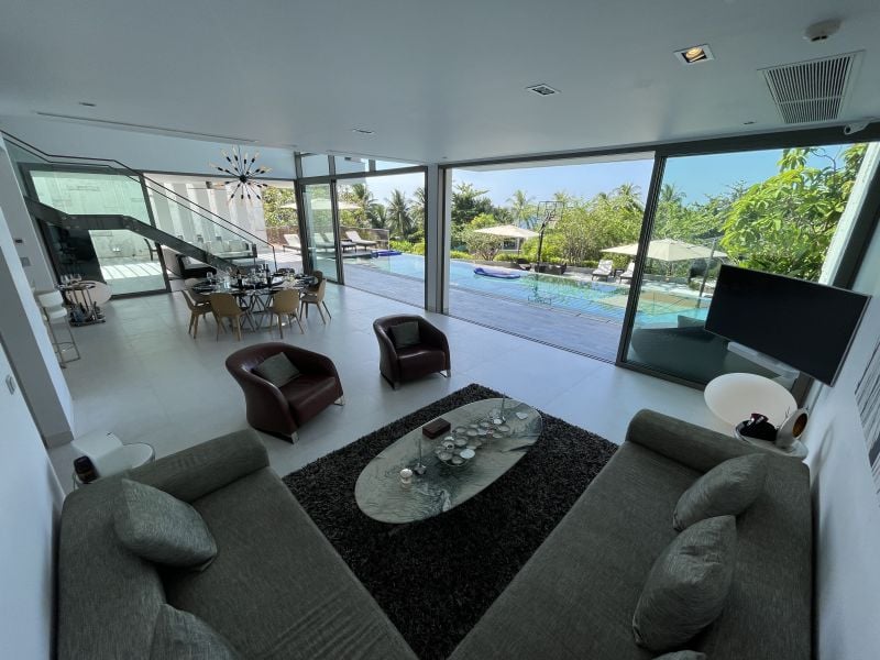 MAID - LUXURY VILLA
