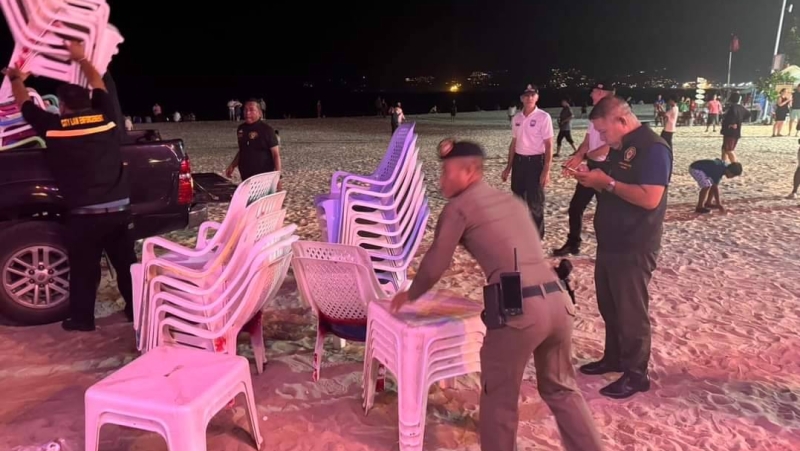 Police continue Patong Beach patrols for illegal night vendors