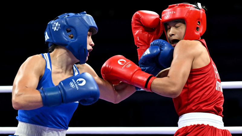 Jutamas lights up a dull day in ring