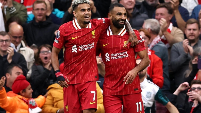 Slot extends perfect Liverpool start, Chelsea hit Wolves for six