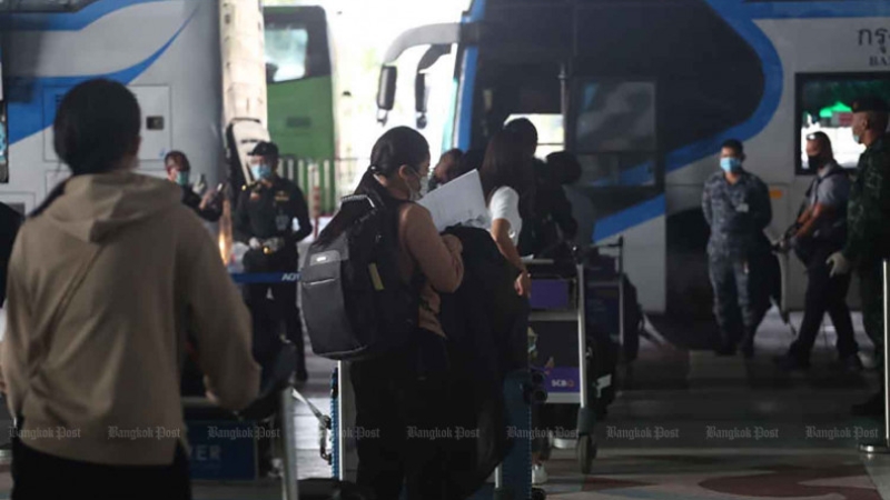 Complaints over illegal Chinese bus services