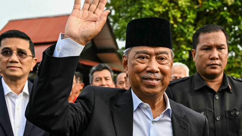Ex-Malaysian PM charged with sedition over royalty remarks
