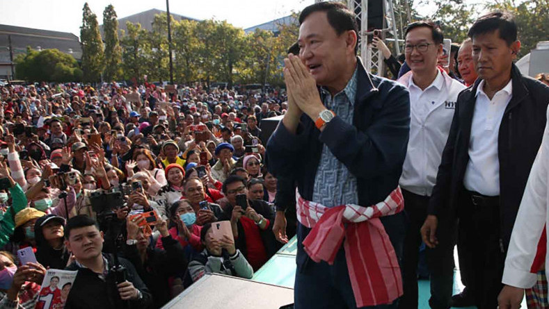 Thaksin promises a million homes for low-income Thais