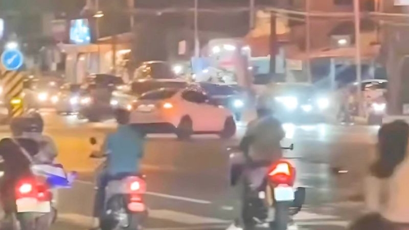 Nigerian hoons arrested for ‘doughnuts’ at Koh Kaew intersection