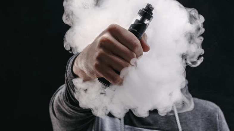 Thailand threatens vapers with tougher legal action