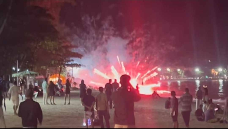 Police hunt foreigners who set Patong Beach ablaze with fireworks