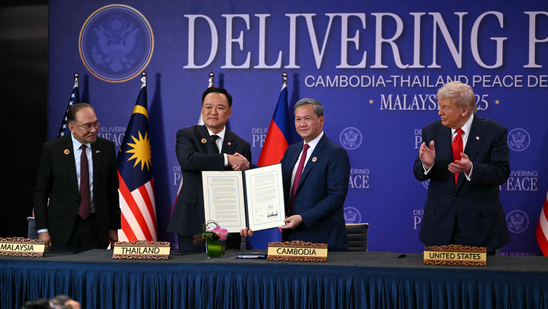 Trump co-signs Thailand-Cambodia ceasefire agreement