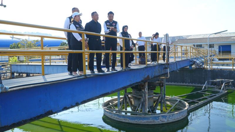 Phuket Governor goes to Patong