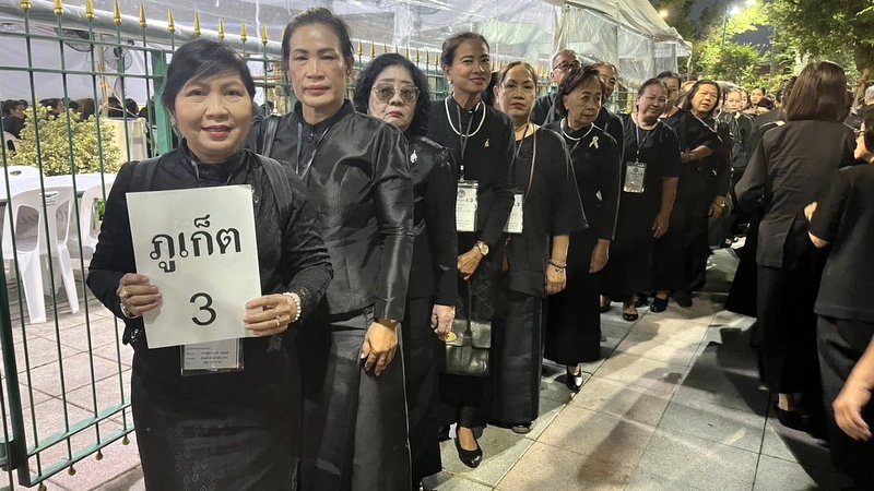 Phuket mourners pay respects to Queen Sirikit at Grand Palace