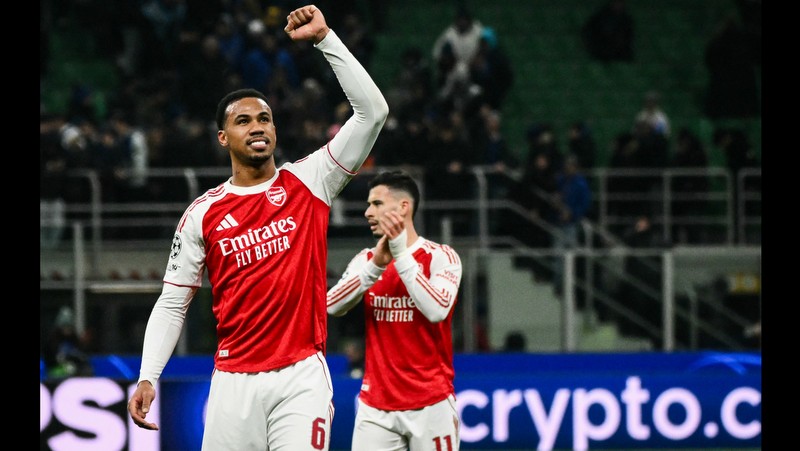 Arsenal face Man Utd test as City search for spark
