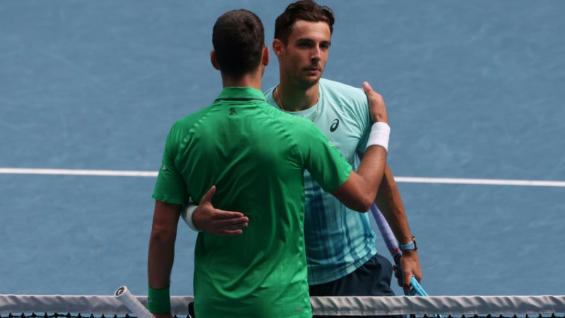 Lucky Djokovic advances to Aussie semis