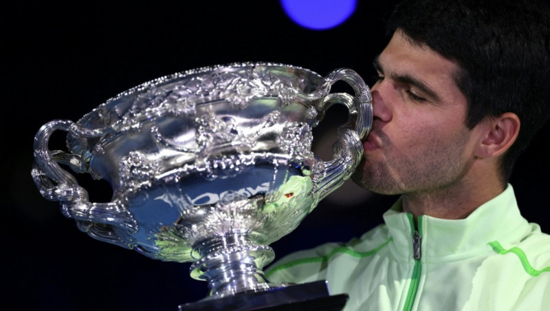Alcaraz beats Djokovic, Rybakina overcomes Sabalenka at Aussie Open