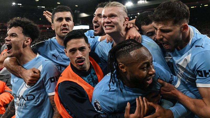 Man City eye Premier League title twist