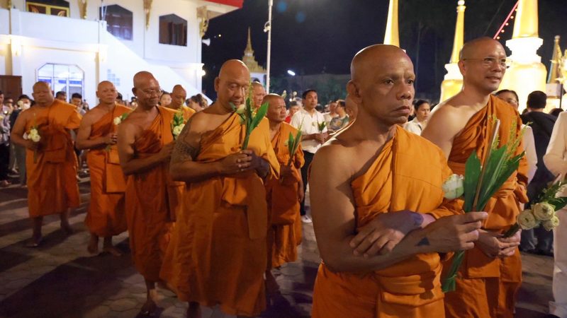 Phuket marks Makha Bucha