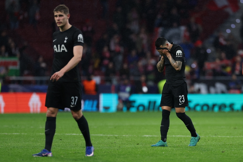 Spurs search for salvation, Arsenal ready for title charge
