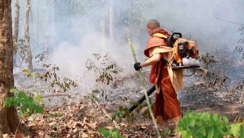 Hazardous levels of smog over most of Thailand