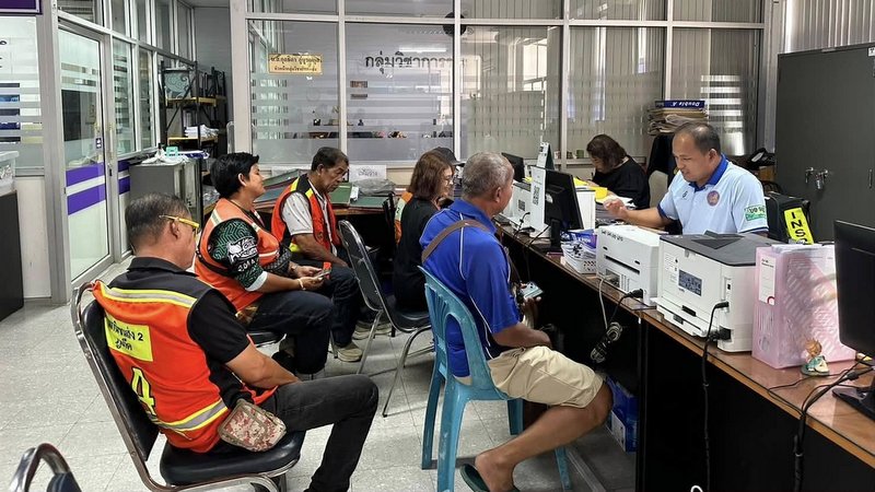 More than 1,200 Phuket transport operators register for fuel aid