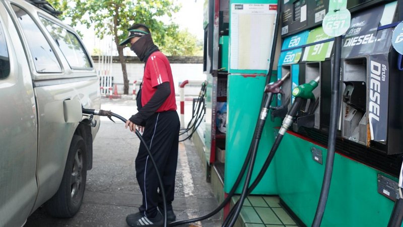 Fuel crisis upends state's fiscal plans