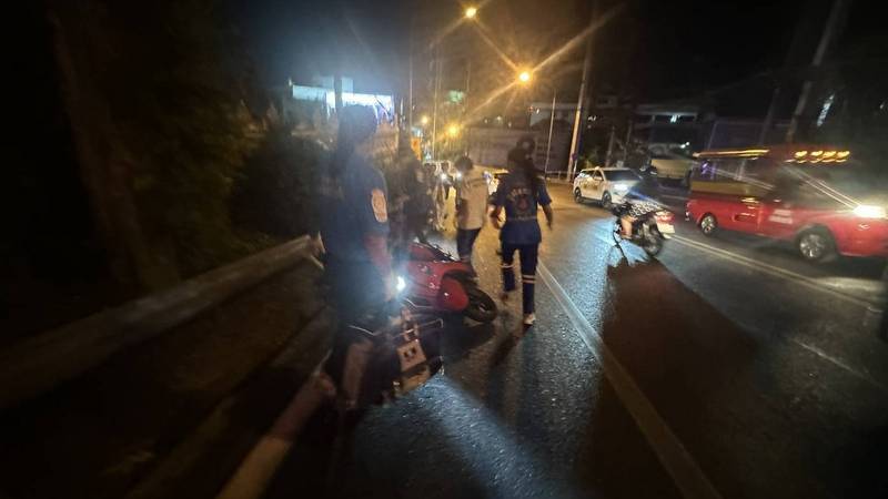 Foreigner critically injured after falling off motorbike in Patong