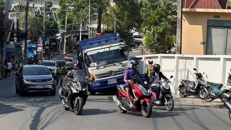 Runaway truck crashes into minibus and resort wall in Kata