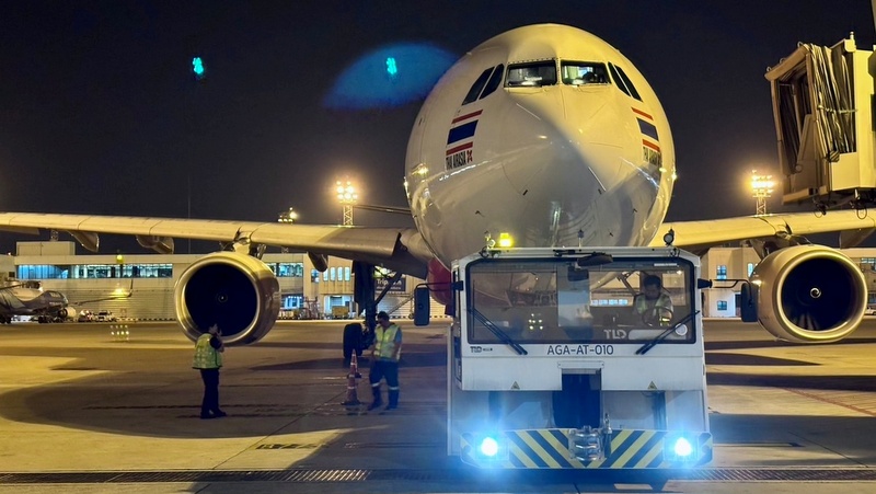 Jet fuel surcharges jump as airlines tighten schedules