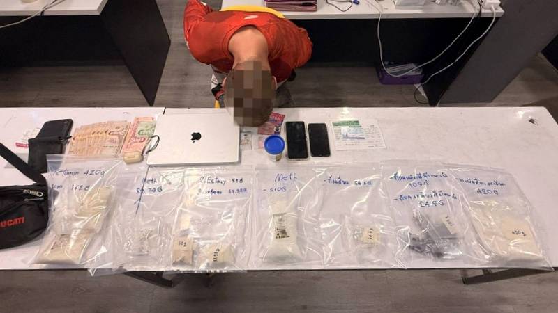 Russian man arrested with 1.8kg of drugs at Tha Chatchai