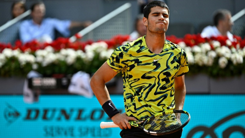 Alcaraz withdraws from Wimbledon