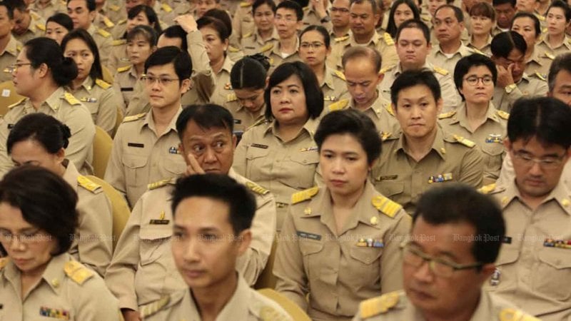 Government plans to cut civil service