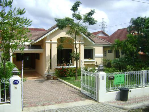 Bungalow in Chalong