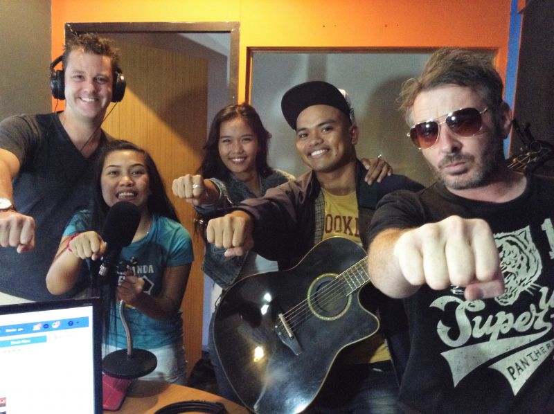 25-4-2017 (LIVE 89.5 FM) Drive On Live JASON WILDER RADIO INTERVIEW WITH ADAM TWO CHEF & Two Chefs Band
